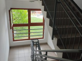 Eladó 110 m²-estársasházi lakás Dunaújváros, Bagolyvár utca: 88'900'000 Ft