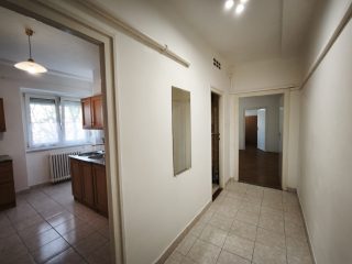 Eladó 51 m²-estársasházi lakás Dunaújváros, Dózsa György út: 32'490'000 Ft