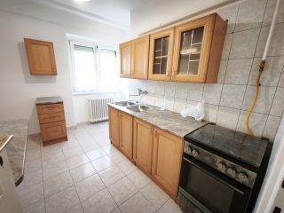 Eladó 51 m²-estársasházi lakás Dunaújváros, Dózsa György út: 32'490'000 Ft