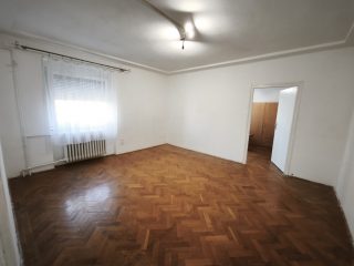 Eladó 51 m²-estársasházi lakás Dunaújváros, Dózsa György út: 32'490'000 Ft