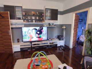 Eladó 50 m²-estársasházi lakás Dunaújváros, Esze Tamás utca: 33'500'000 Ft