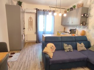 Eladó 52 m²-estársasházi lakás Dunaújváros, Esze Tamás utca: 42'500'000 Ft