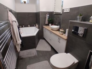 Eladó 52 m²-estársasházi lakás Dunaújváros, Esze Tamás utca: 42'500'000 Ft