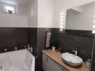 Eladó 52 m²-estársasházi lakás Dunaújváros, Esze Tamás utca: 42'500'000 Ft