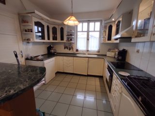 Eladó 350 m²-escsaládi ház Dunaújváros, Gőzmalom utca: 128'000'000 Ft