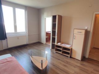 Eladó 27 m²-estársasházi lakás Dunaújváros, Korányi Sándor utca: 24'800'000 Ft