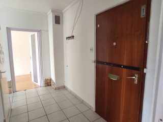 Eladó 47 m²-estársasházi lakás Dunaújváros, Tavasz utca: 29'900'000 Ft