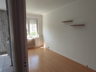 Eladó 47 m²-estársasházi lakás Dunaújváros, Tavasz utca: 29'900'000 Ft
