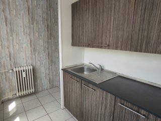 Eladó 47 m²-estársasházi lakás Dunaújváros, Tavasz utca: 29'900'000 Ft