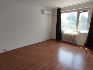 Eladó 47 m²-estársasházi lakás Dunaújváros, Tavasz utca: 29'900'000 Ft