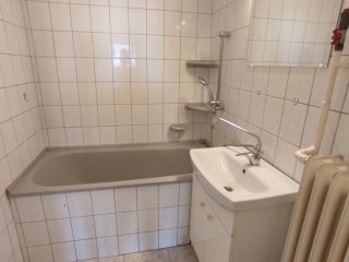 Eladó 47 m²-estársasházi lakás Dunaújváros, Tavasz utca: 29'900'000 Ft