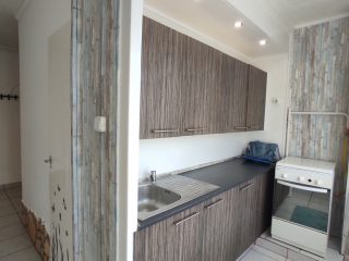 Eladó 47 m²-estársasházi lakás Dunaújváros, Tavasz utca: 29'900'000 Ft