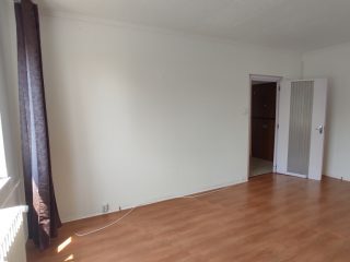 Eladó 47 m²-estársasházi lakás Dunaújváros, Tavasz utca: 29'900'000 Ft