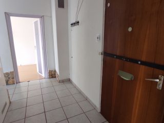 Eladó 47 m²-estársasházi lakás Dunaújváros, Tavasz utca: 29'900'000 Ft