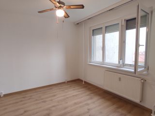 Eladó 52 m²-estársasházi lakás Dunaújváros, Vasmű út: 33'500'000 Ft