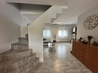 Eladó 100 m²-escsaládi ház Dunavarsány, Kis-Duna: 133'000'000 Ft