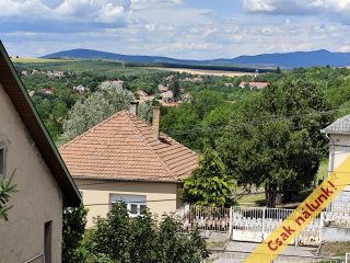 Eladó 130 m²-escsaládi ház Ecséd, Táncsics Mihály utca: 38'900'000 Ft