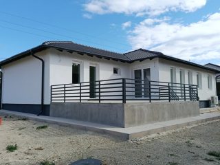 Eladó 186 m²-escsaládi ház Érd (Dombosváros) , Bihari utca környékén: 154'500'000 Ft