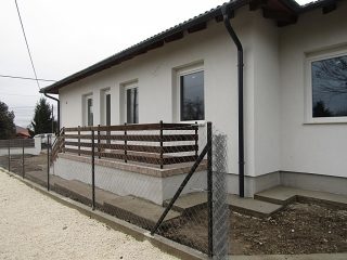 Eladó 128 m²-escsaládi ház Érd (Dombosváros) , Dombosvárosban található utca: 149'900'000 Ft