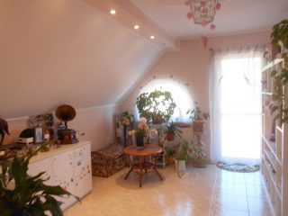 Eladó 130 m²-escsaládi ház Érd (Dombosváros) , Radnai utca környékén: 119'900'000 Ft