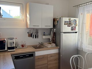 Eladó 77 m²-escsaládi ház Érd (Dombosváros) , Rekettye utca közelében utca: 77'000'000 Ft