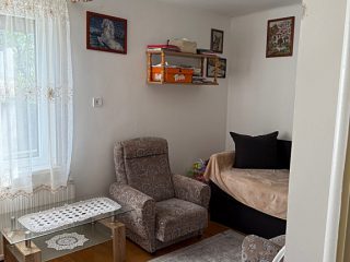 Eladó 77 m²-escsaládi ház Érd (Dombosváros) , Rekettye utca közelében utca: 77'000'000 Ft