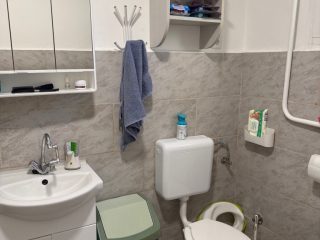 Eladó 77 m²-escsaládi ház Érd (Dombosváros) , Rekettye utca közelében utca: 77'000'000 Ft
