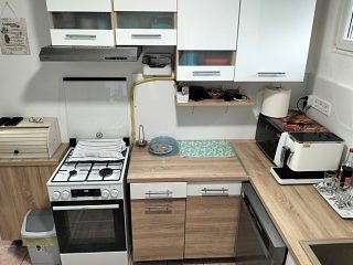 Eladó 77 m²-escsaládi ház Érd (Dombosváros) , Rekettye utca közelében utca: 77'000'000 Ft