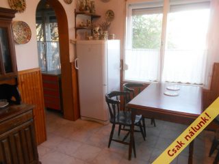 Eladó 162 m²-esikerház Érd (Dombosváros) , Szovátai út: 83'000'000 Ft