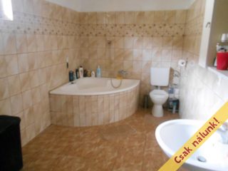 Eladó 100 m²-escsaládi ház Érd (Dombosváros) , Szovátai út környékén: 109'900'000 Ft