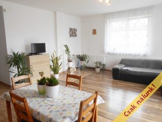 Eladó 100 m²-escsaládi ház Érd (Dombosváros) , Szovátai út környékén: 109'900'000 Ft