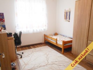 Eladó 100 m²-escsaládi ház Érd (Dombosváros) , Szovátai út környékén: 109'900'000 Ft