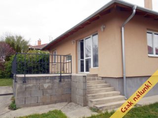 Eladó 100 m²-escsaládi ház Érd (Dombosváros) , Szovátai út környékén: 109'900'000 Ft