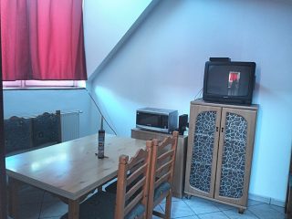 Kiadó 120 m²-escsaládi ház Érd (Érdliget) , Érdligeten található utca: 350'000 Ft