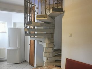 Kiadó 120 m²-escsaládi ház Érd (Érdliget) , Érdligeten található utca: 350'000 Ft
