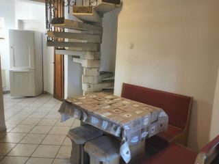 Kiadó 120 m²-escsaládi ház Érd (Érdliget) , Érdligeten található utca: 350'000 Ft