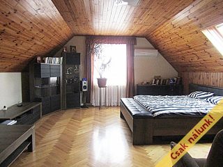 Eladó 340 m²-escsaládi ház Érd (Fenyves Parkváros) , Fenyves Parkvárosban található utca: 147'900'000 Ft