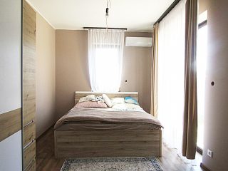 Eladó 217 m²-escsaládi ház Érd (Fenyves Parkváros) , Fenyves Parkvárosi utca: 256'000'000 Ft