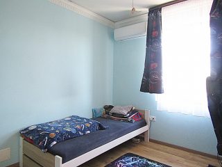 Eladó 217 m²-escsaládi ház Érd (Fenyves Parkváros) , Fenyves Parkvárosi utca: 256'000'000 Ft