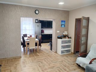 Eladó 240 m²-escsaládi ház Érd (Fenyves Parkváros) , Vihorlát utca közelében utca: 220'000'000 Ft