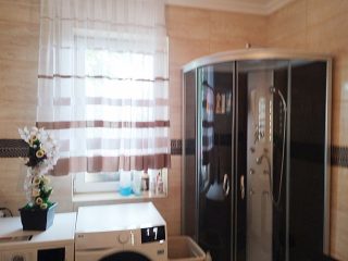 Eladó 240 m²-escsaládi ház Érd (Fenyves Parkváros) , Vihorlát utca közelében utca: 220'000'000 Ft