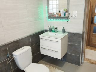 Eladó 240 m²-escsaládi ház Érd (Fenyves Parkváros) , Vihorlát utca közelében utca: 220'000'000 Ft