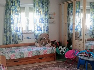 Eladó 215 m²-escsaládi ház Érd, Ferenc utca közelében út: 124'900'000 Ft