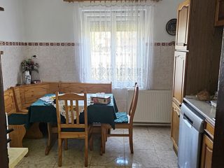 Eladó 100 m²-escsaládi ház Érd (Istvántelep) , Istvántelepen lévő utca: 79'000'000 Ft