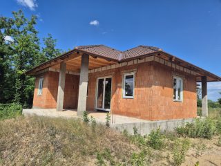 Eladó 113 m²-escsaládi ház Erdőkertes, Bartók Béla utca: 69'900'000 Ft