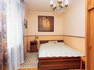 Eladó 190 m²-escsaládi ház Erdőkertes, Körte utca: 134'000'000 Ft