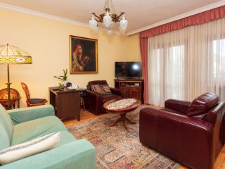 Eladó 190 m²-escsaládi ház Erdőkertes, Körte utca: 134'000'000 Ft