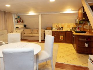 Eladó 190 m²-escsaládi ház Erdőkertes, Körte utca: 134'000'000 Ft