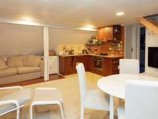 Eladó 190 m²-escsaládi ház Erdőkertes, Körte utca: 134'000'000 Ft