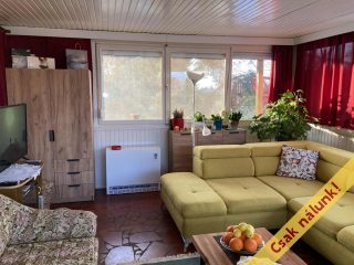 Eladó 125 m²-escsaládi ház Esztergom, Hegyalja utca: 109'000'000 Ft